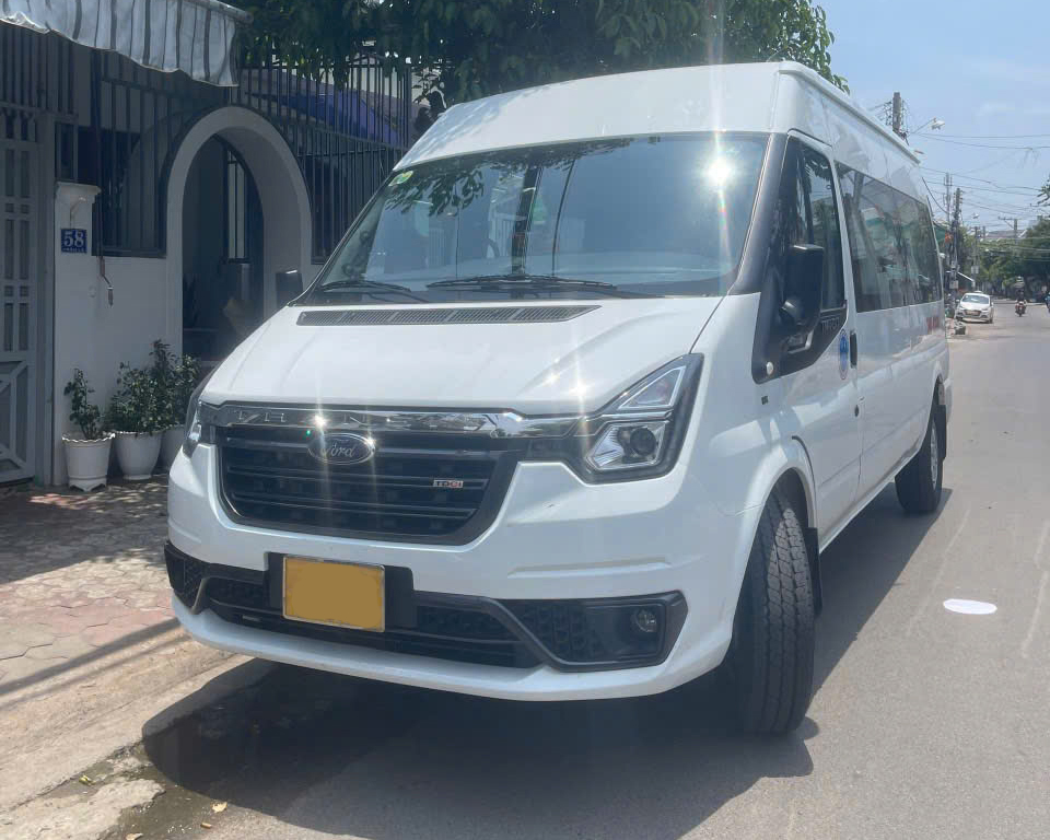 기사 포함 차량 5