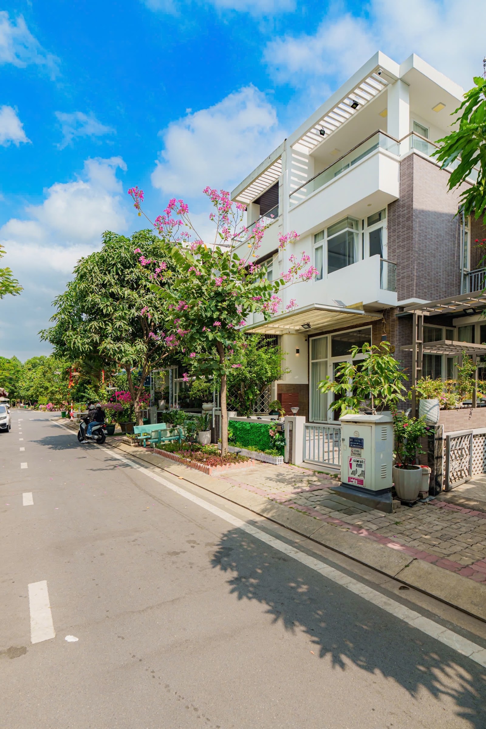자모나 골든 실크 · Bùi Văn Ba, Tân Thuận, Quận 7